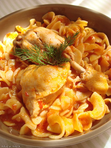 chicken with greek pasta - kotopulo me hilopites