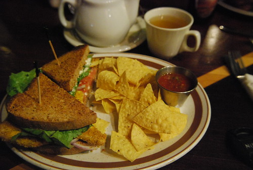 Southern Fried Tofu sandwich with chips