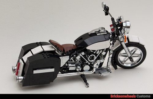 Harley Davidson FLH1340 Custom In Lego (1:10)