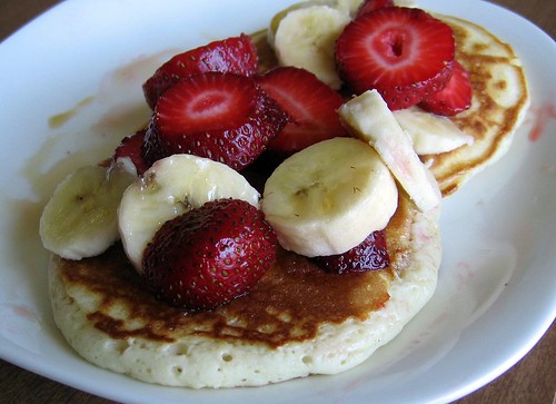 Pancakes with Strawberries and Bananas