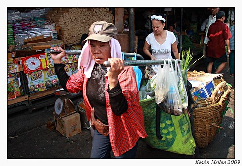 Woman Porter, klong Toey Market, Bangkok