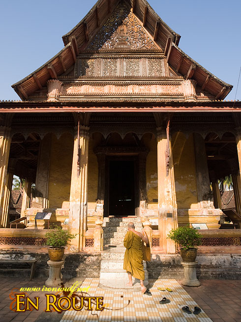 Wat Si Saket climbing monk