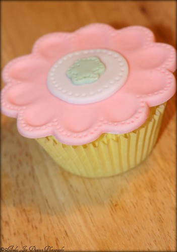 Quilted Flower Cupcake
