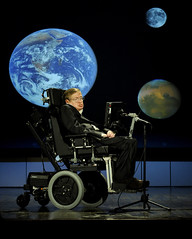 Stephen Hawking indica que no deberíamos enviar señales al Universo en busca de vida inteligente
