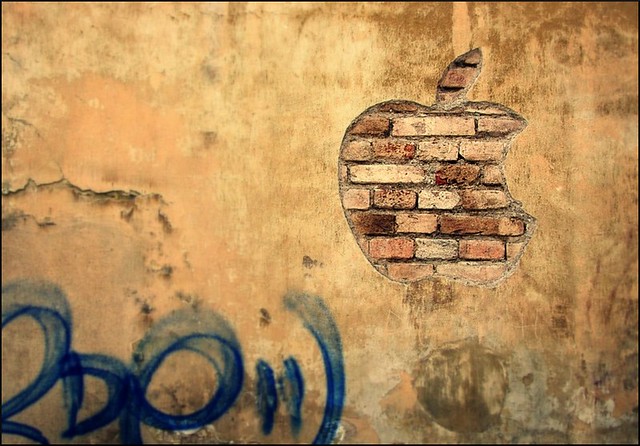 Urban Apple Logo (DSCF5982)