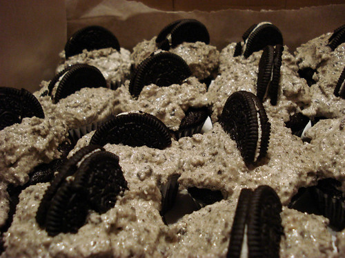 Vegan chocolate oreo cupcakes