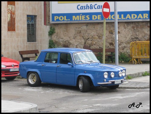 Renault 8 Gordini Nice R8 I spotted on a Sunday afternoon a classic