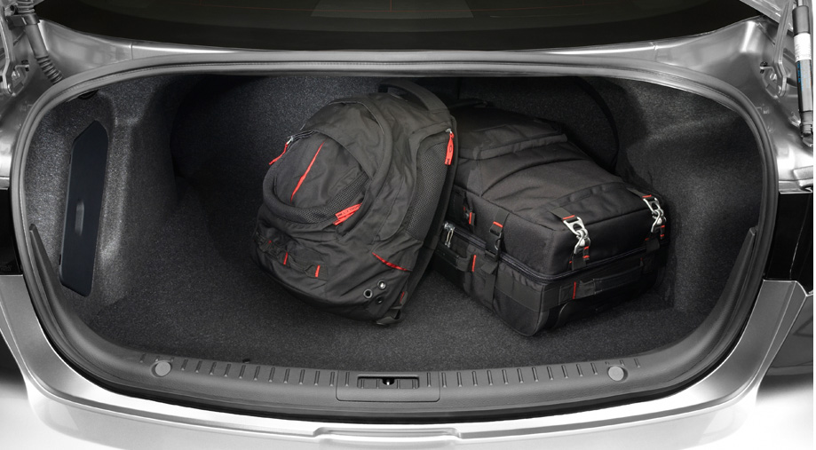 trunk Mazda 3 4door
