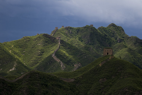 Great Wall (by niklausberger)