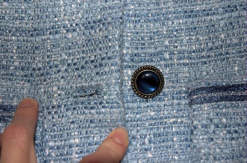 Vogue 8259 - Bound- button hole