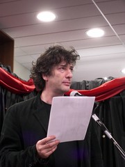 Neil Gaiman at Chapters reading