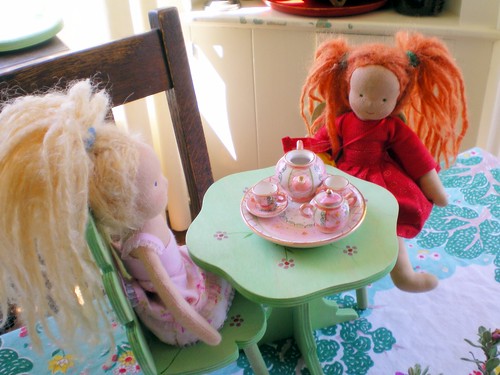 The Dolls Have Tea (2)