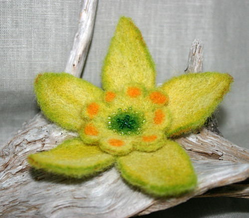NARCISSUS - Needle Felted Brooch