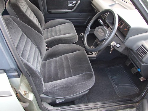 Peugeot 305 Gr. Peugeot 305 GTX interior