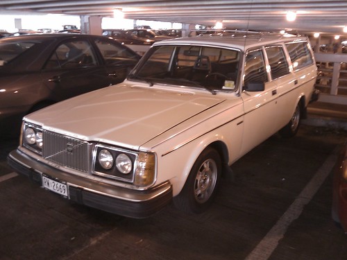 1980 Volvo 245 by cjmuller79