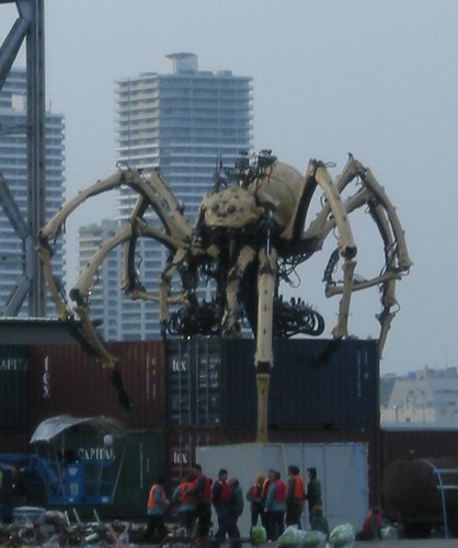 "La Machine"Giant Spider Machine!