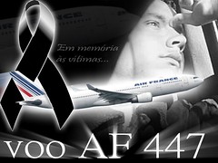 Thumb Fuerza Aérea de Brasil encuentra 2 cuerpos del vuelo AF 447, un asiento y una maleta