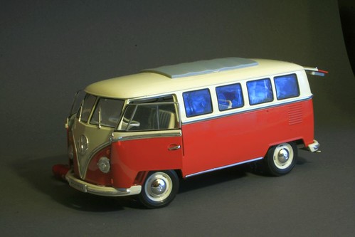 VW T2 Microbus Deluxe 1962 by oddrunewold. Superdetailed model.1:18