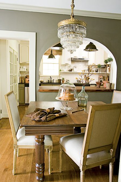 Gray dining room: Farrow & Ball 'Sierra Night' + crystal chandelier + traditional furniture