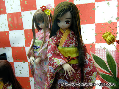 Kimono dolls