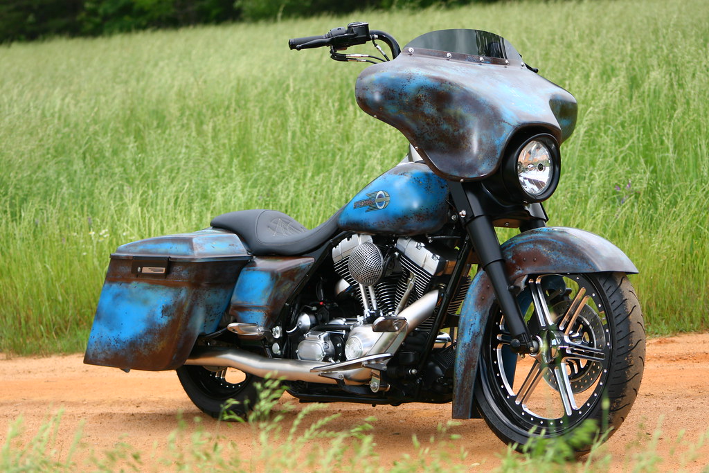 New pics of our "BARN FIND" Patina'd bike - Harley Davidson Forums