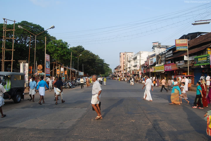 Thrissur round road (Swaraj Round) becomes a pedestrian walkway