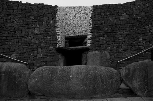 Newgrange entrsnce ©  Still ePsiLoN
