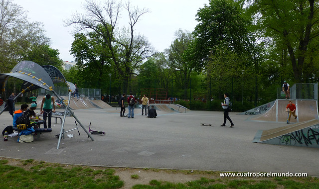 Skate park dentro del parque de Varosliget
