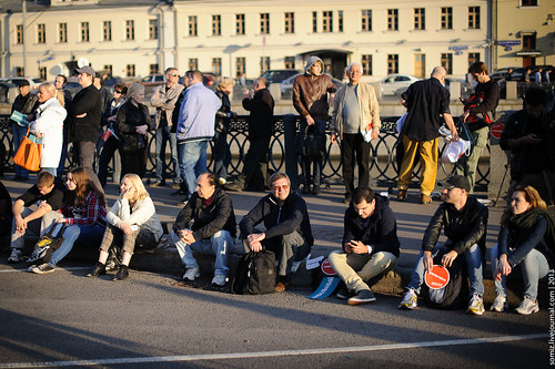 People sit. ©  Evgeniy Isaev