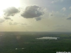 Vista de Sri Lanka de Pidurangala • <a style="font-size:0.8em;" href="http://www.flickr.com/photos/92957341@N07/9192653376/" target="_blank">View on Flickr</a>