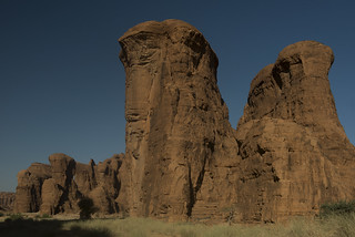 Towering sandstone rocks - Ennedi region