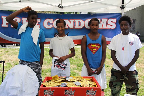 Нация презервативов на молодежной ярмарке здоровья Вайн-Сити