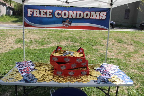Condom Nation en la Feria de Salud Juvenil de Vine City
