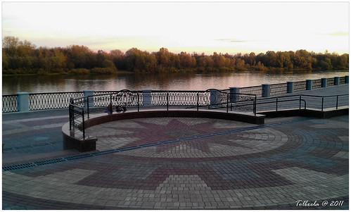    / Sozh River Waterfront ©  Tolbxela