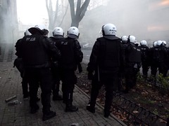 Policyjne oddziały na ul. Skorupki