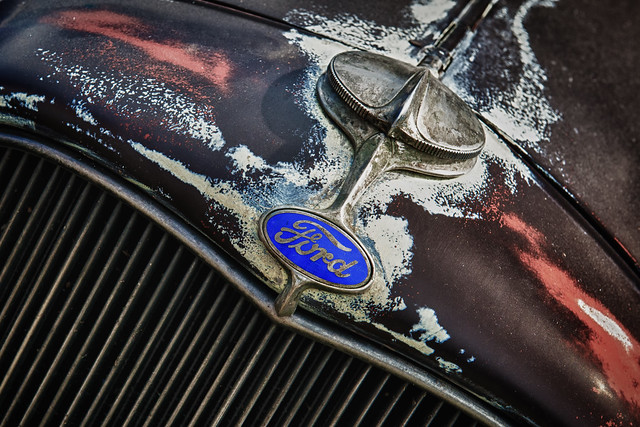 old hot ford car vintage logo nikon rat rust paint looking front grill chrome cap rod granby nikkor radiator f28 d800 2470mm patine vieillevoitureauto