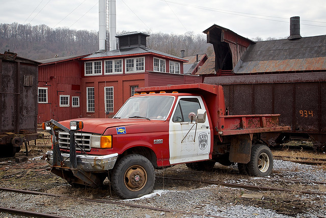 red snow ford shop truck track pa boxcar hopper f350 ebt eastbroadtop