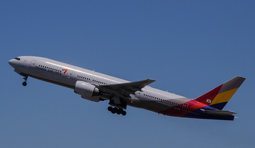 Asiana Airlines - HL7739
