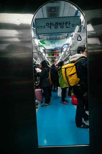 A peek into Seoul subway ©  Tony