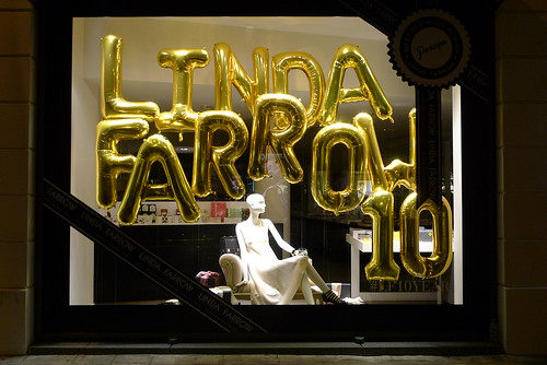 vitrines 10 ans Linda Farrow chez Colette - Paris, Août 2013