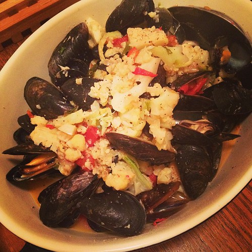 Spicy mussels with cauliflower for dinner.