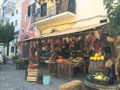 Grocery store, Ischia Ponte ©  marktristan