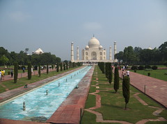 Le Taj Mahal <a style="margin-left:10px; font-size:0.8em;" href="http://www.flickr.com/photos/83080376@N03/15235593631/" target="_blank">@flickr</a>
