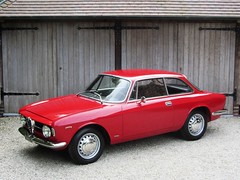 Alfa Romeo GT 1300 Junior "Scalino" (1968).