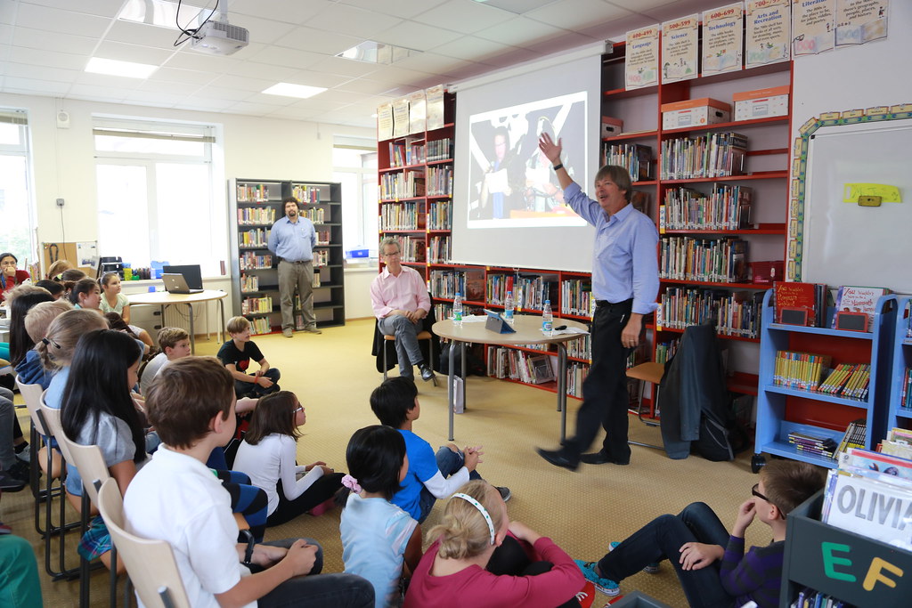 : Talking to students of the Anglo-American School