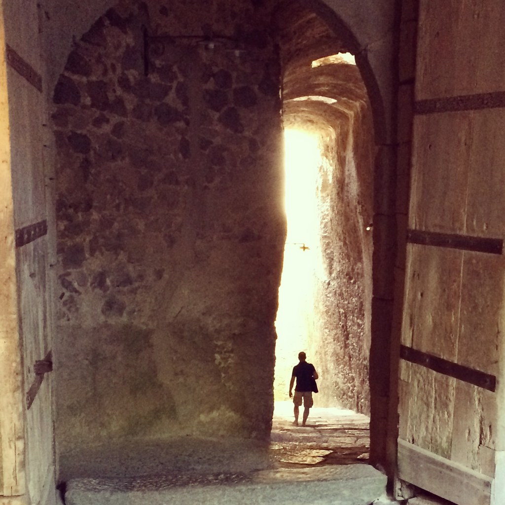 : Tunnel entrance, Castello Aragonese