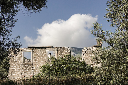 Ruin at Stari Bar, Montenegro ©  Raymond Zoller