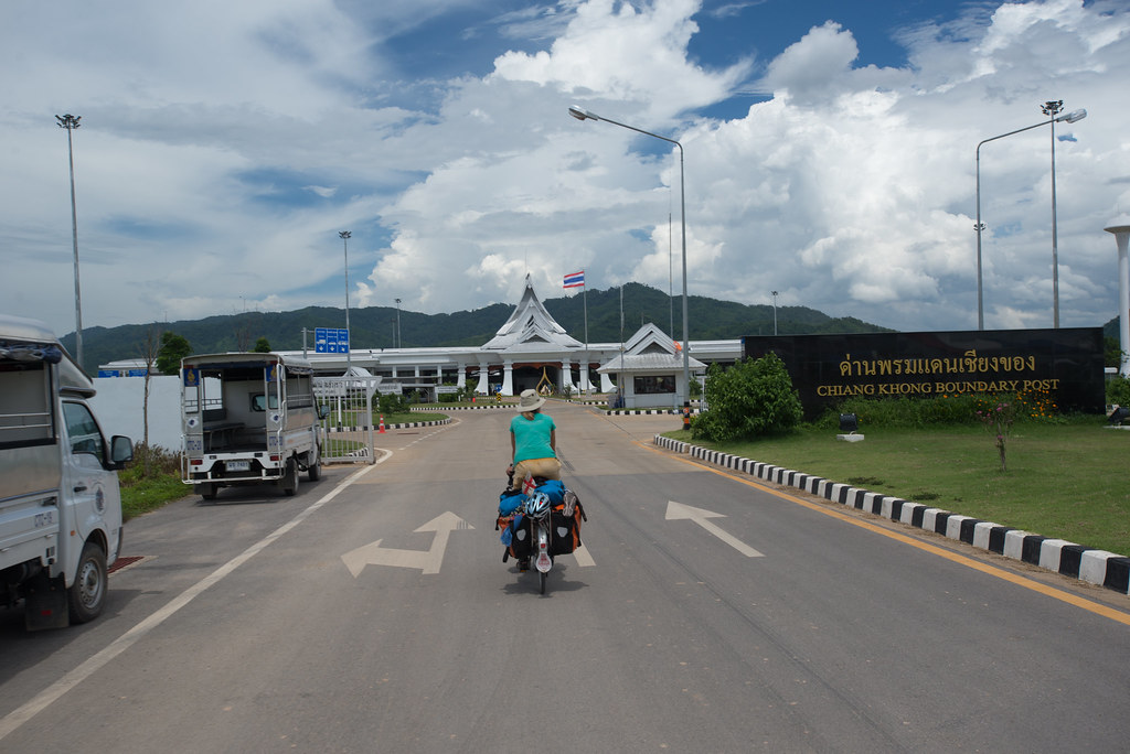Border crossing to Laos