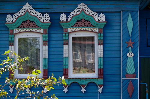 ,  / Uglich, windows carving frames ©  katunchik