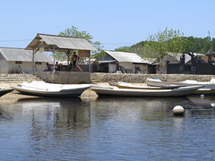 Village et bateaux de pêcheurs <a style="margin-left:10px; font-size:0.8em;" href="http://www.flickr.com/photos/83080376@N03/15625301742/" target="_blank">@flickr</a>